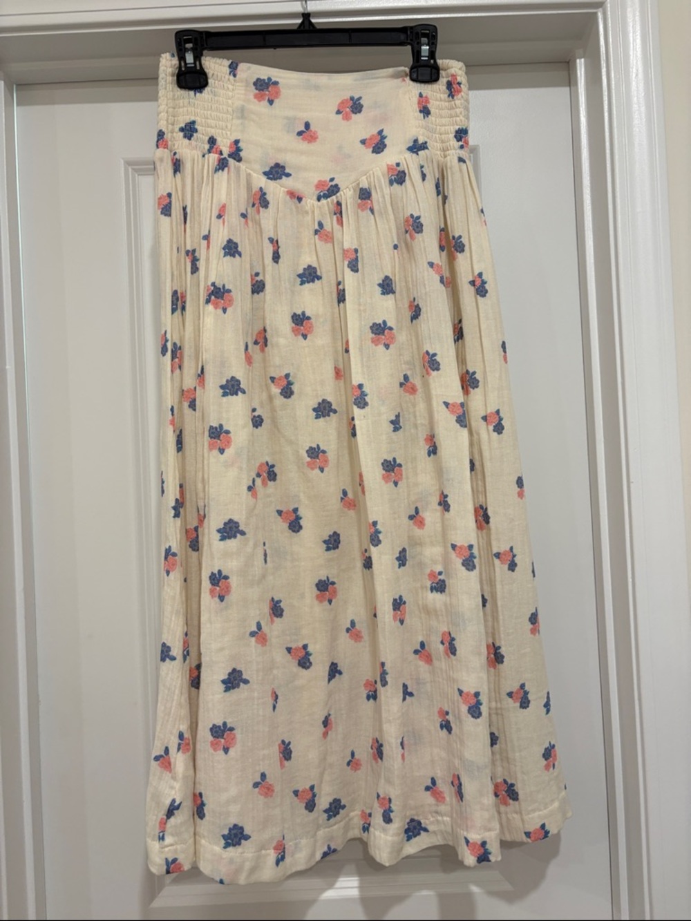 Cream Floral Button-Front Midi Skirt - Picture 4 of 4